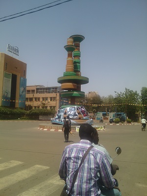 Monument du cinéastre au centre de Ouagadougou